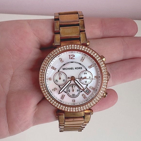 ⏱️ Michael Kors Women's Parker Stainless Steel Rose Gold-Tone Watch - Picture 4 of 5